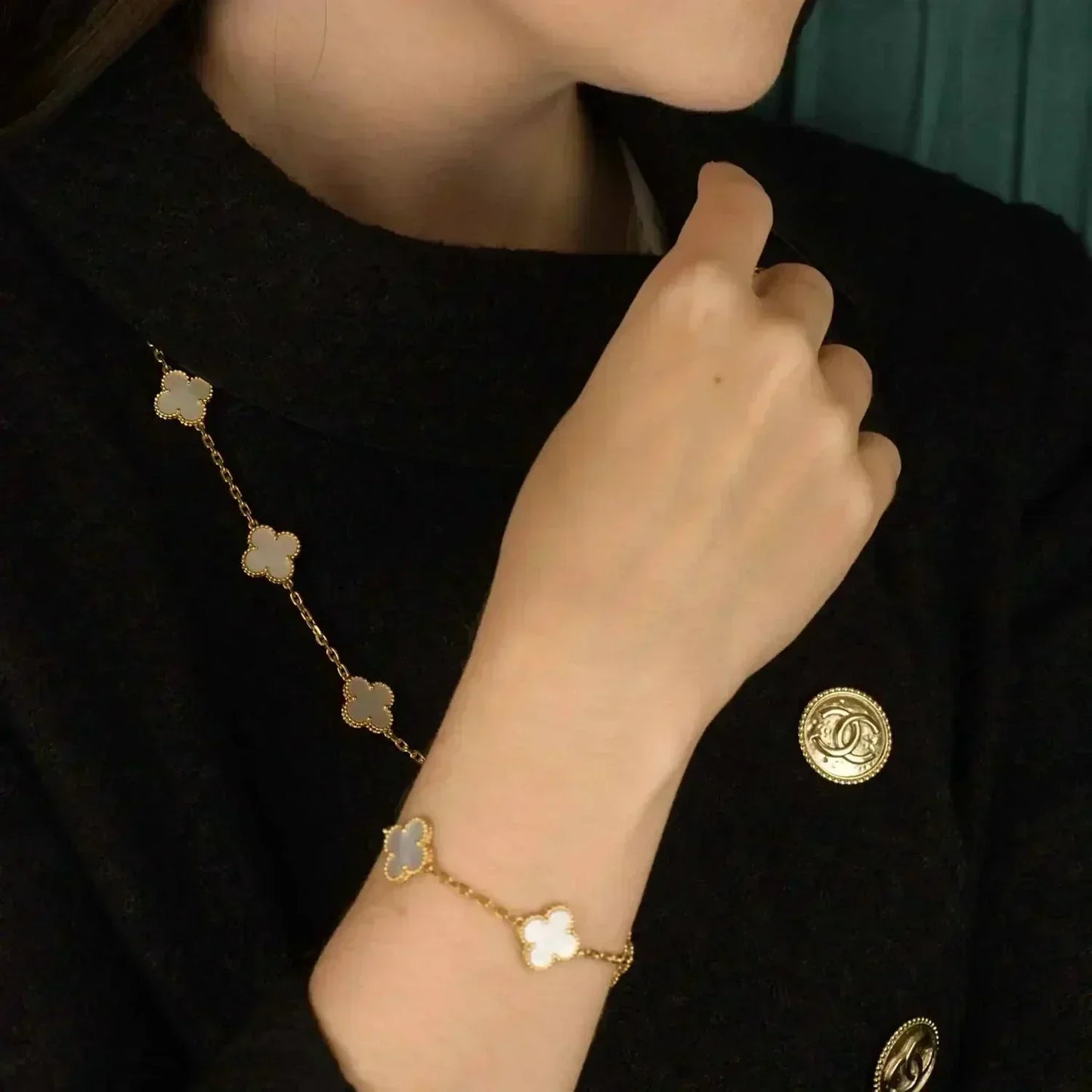 [Regal Jewels]CLOVER  5 MOTIF WHITE MOP BRACELET