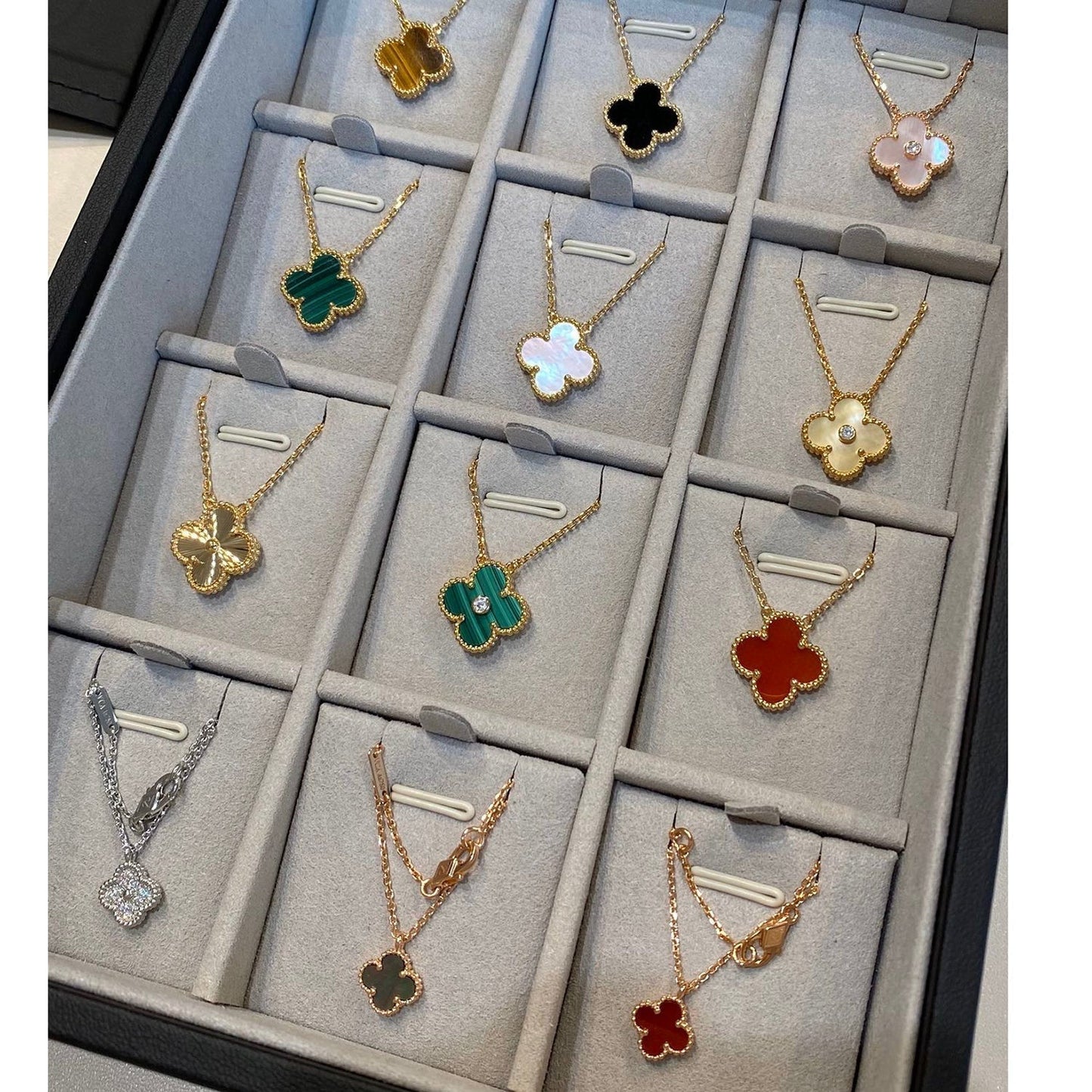 [Regal Jewels]CLOVER 15MM LASER NECKLACE